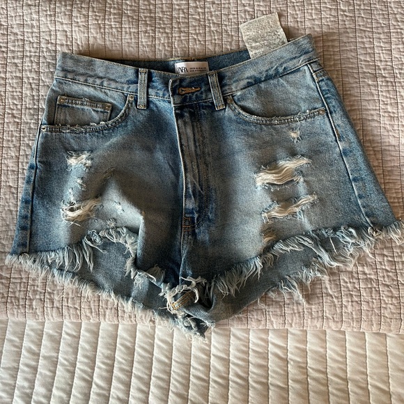 Zara Pants - Zara denim shorts size 6